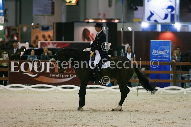 LAUGKS_MEGGLE\'S WELTTALL_MILANO_2011_SS2_2455.jpg